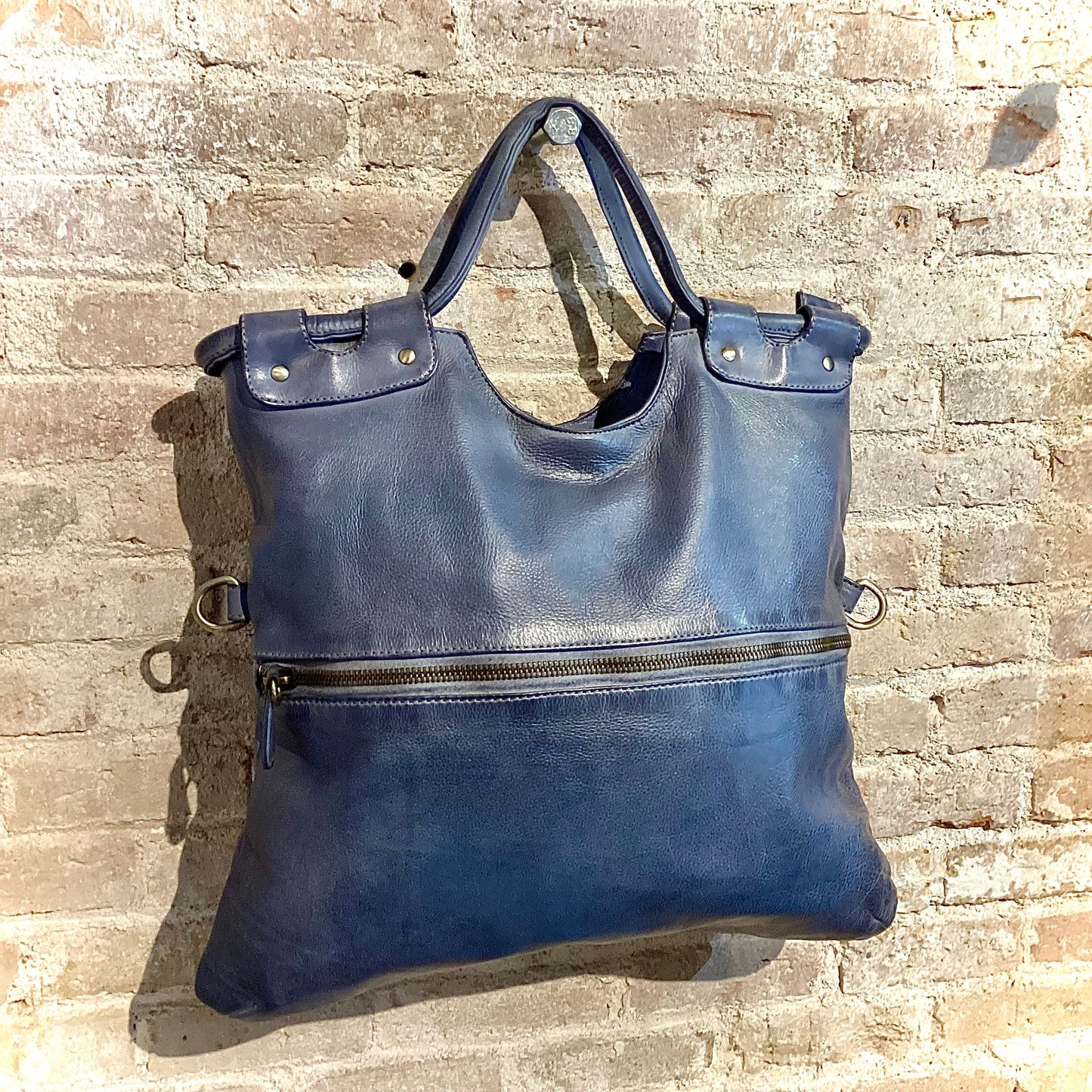 U008 blue