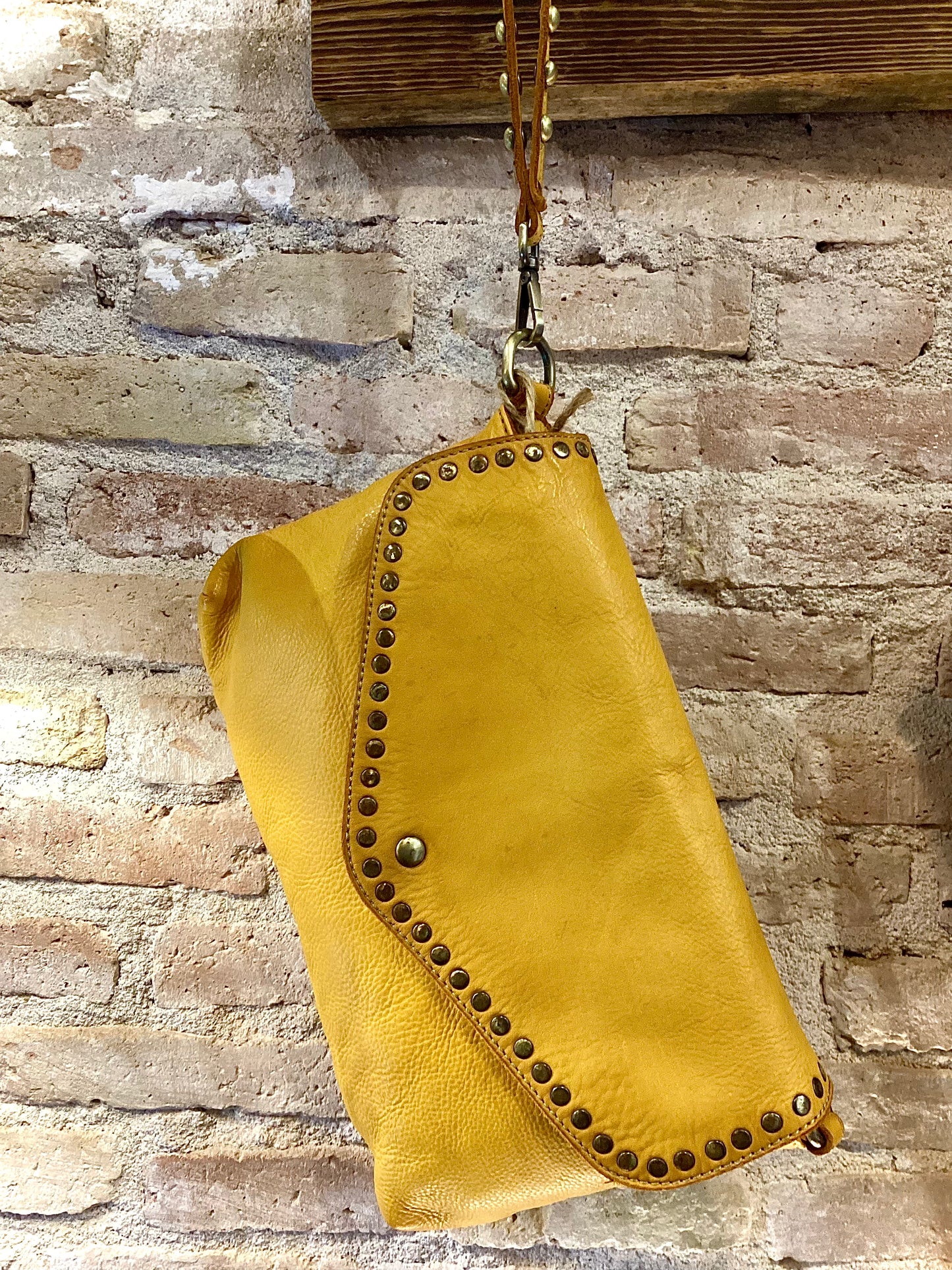 V082 liso Yellow