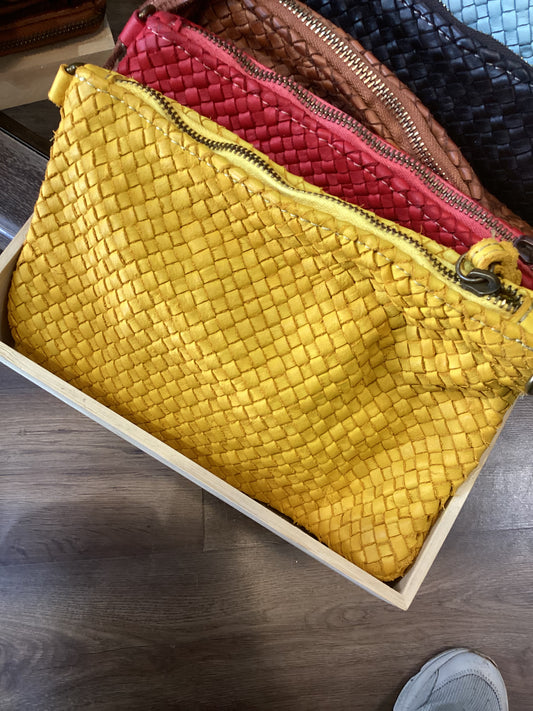 M077 small yellow