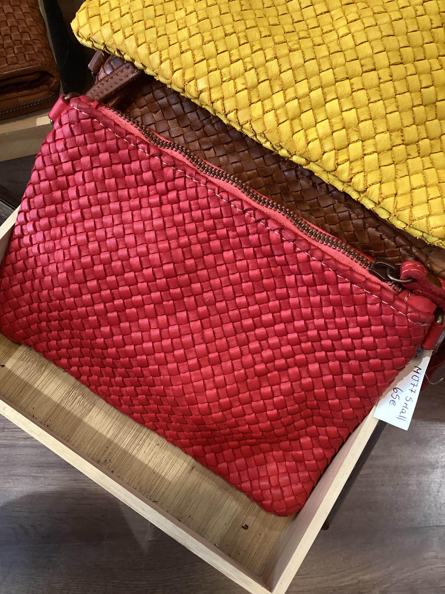 M077 small red